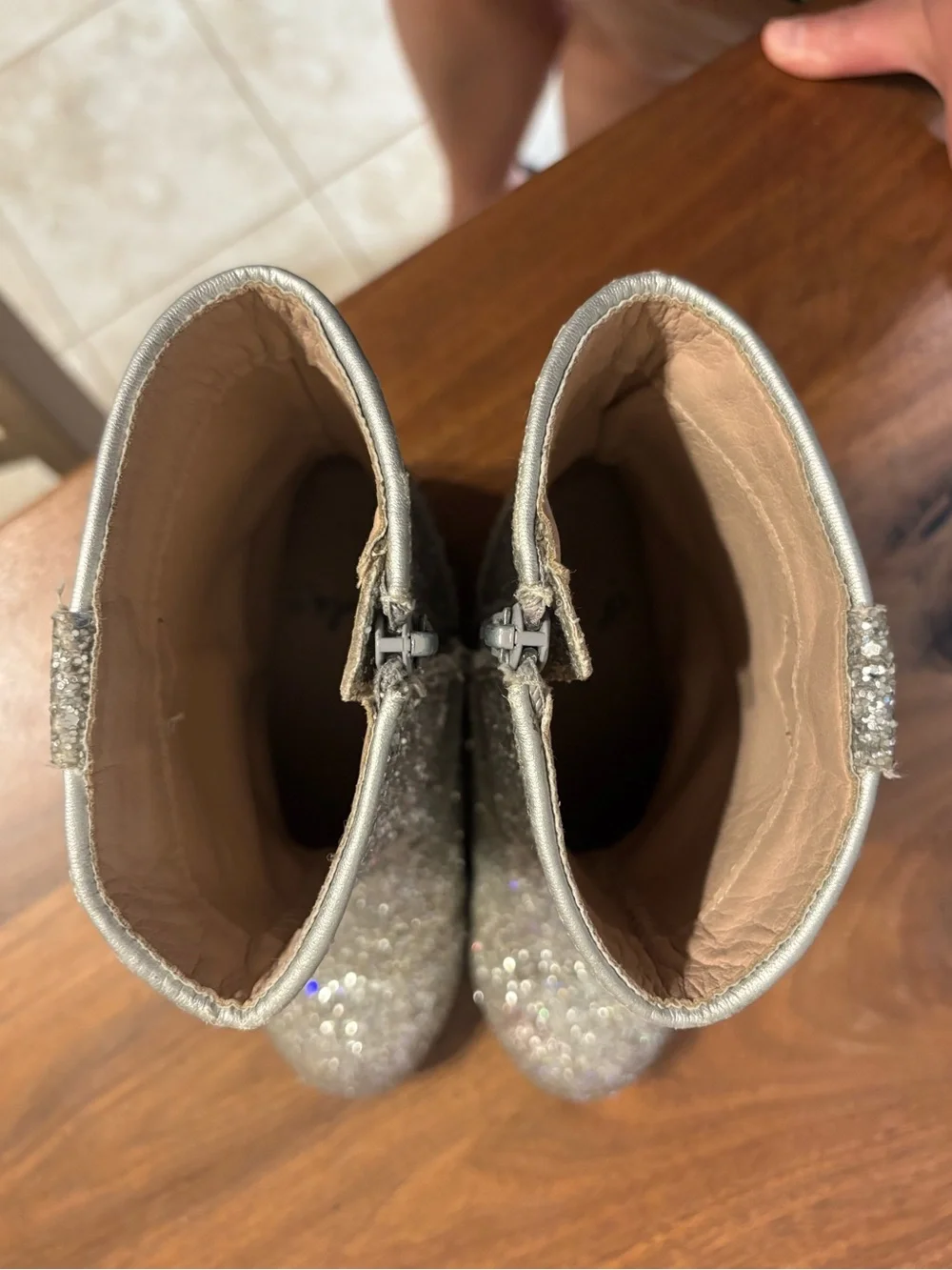 Little girls Size 11.5 true to size Lola and the boys  glitter star cowboy boots